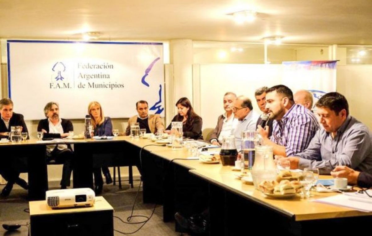 El intendente de Ushuaia compartió reunión con intendentes