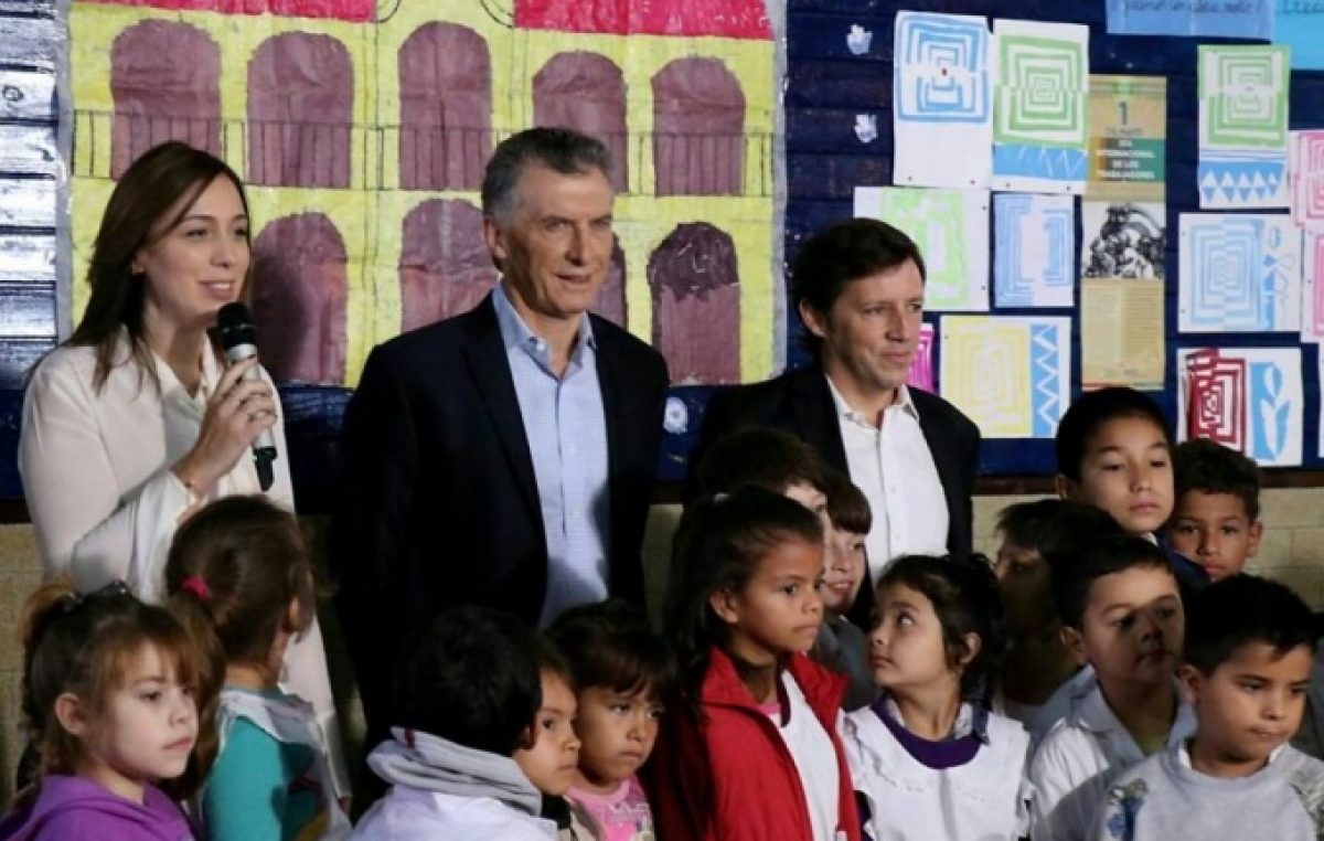 El reparto de celulares para alumnos bonaerenses favorece a los distritos gobernados por Cambiemos