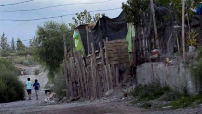 217 barrios populares de Mendoza miran con atención al Congreso