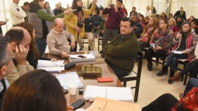 Frenaron el proyecto que retiraba a empleados municipales de Santa Rosa