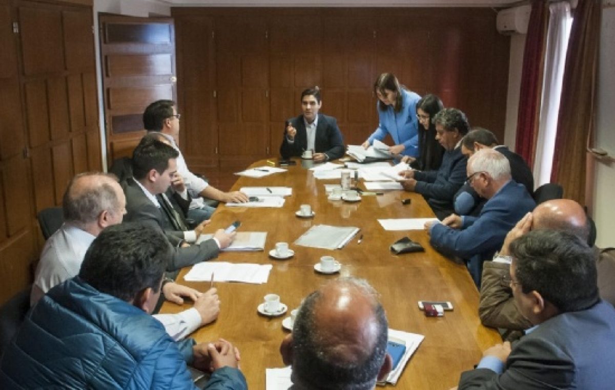 Intendentes radicales de Catamarca firmaron el Pacto y se avanzará en una “Responsabilidad Fiscal Municipal”
