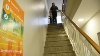 Los funcionarios de Fernández Oro no podrán tener familiares en el municipio