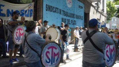Municipales de Mar del Plata acusan al gobierno de no querer cumplir con una ordenanza votada por el Concejo
