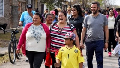 Dos mujeres rosarinas que se esfuerzan, empujan, y tuercen destinos en el barrio Toba