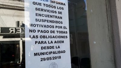 Descuentan aportes a municipales correntinos, pero el gremio cortó los servicios y apuntó al intendente