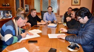 Acordaron aumento del 17% para los municipales de Trelew