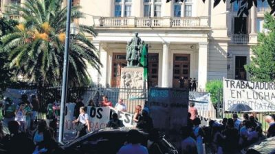 Insólito: El Ministro de Trabajo bonaerense dice que “no enfrenta situaciones de despidos masivos” en la Provincia