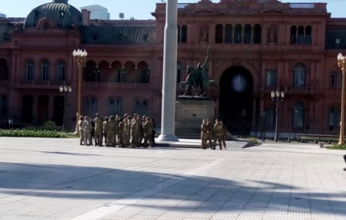 Piden explicaciones por la presencia de militares de Estados Unidos en la Plaza de Mayo