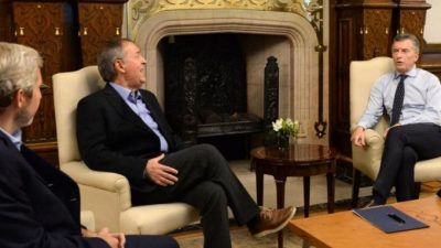 Gobernadores hablan de “privilegios” pero millones de bonaerenses siguen sin agua ni cloacas