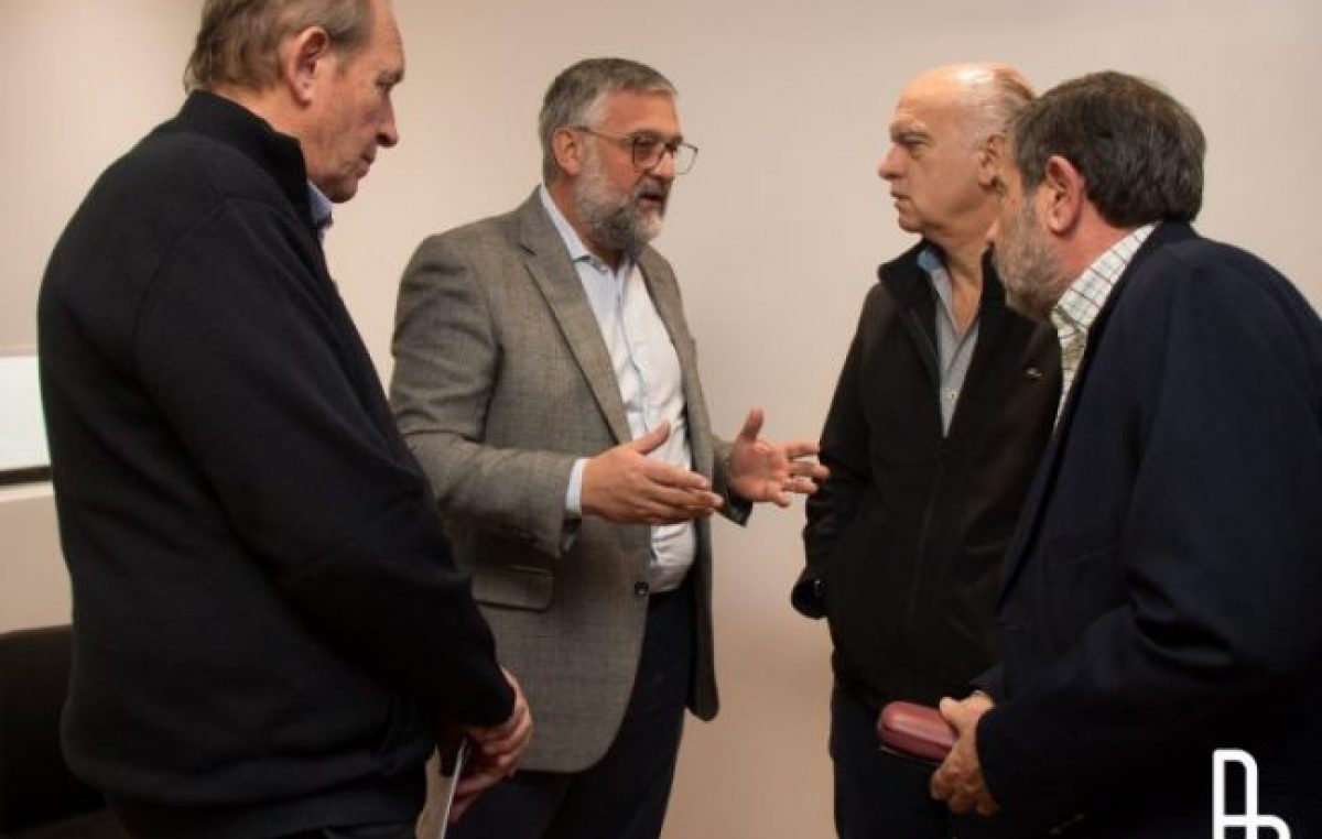 El intendente de Lanús y los municipales cerraron un convenio colectivo de trabajo