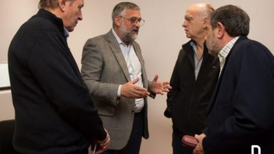 El intendente de Lanús y los municipales cerraron un convenio colectivo de trabajo