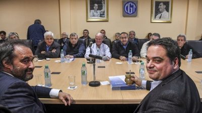 El Gobierno se niega a considerar la suspensión de los despidos
