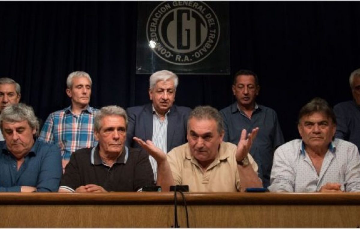 Tiro libre para el Gobierno: se reúne con la CGT para frenar el paro