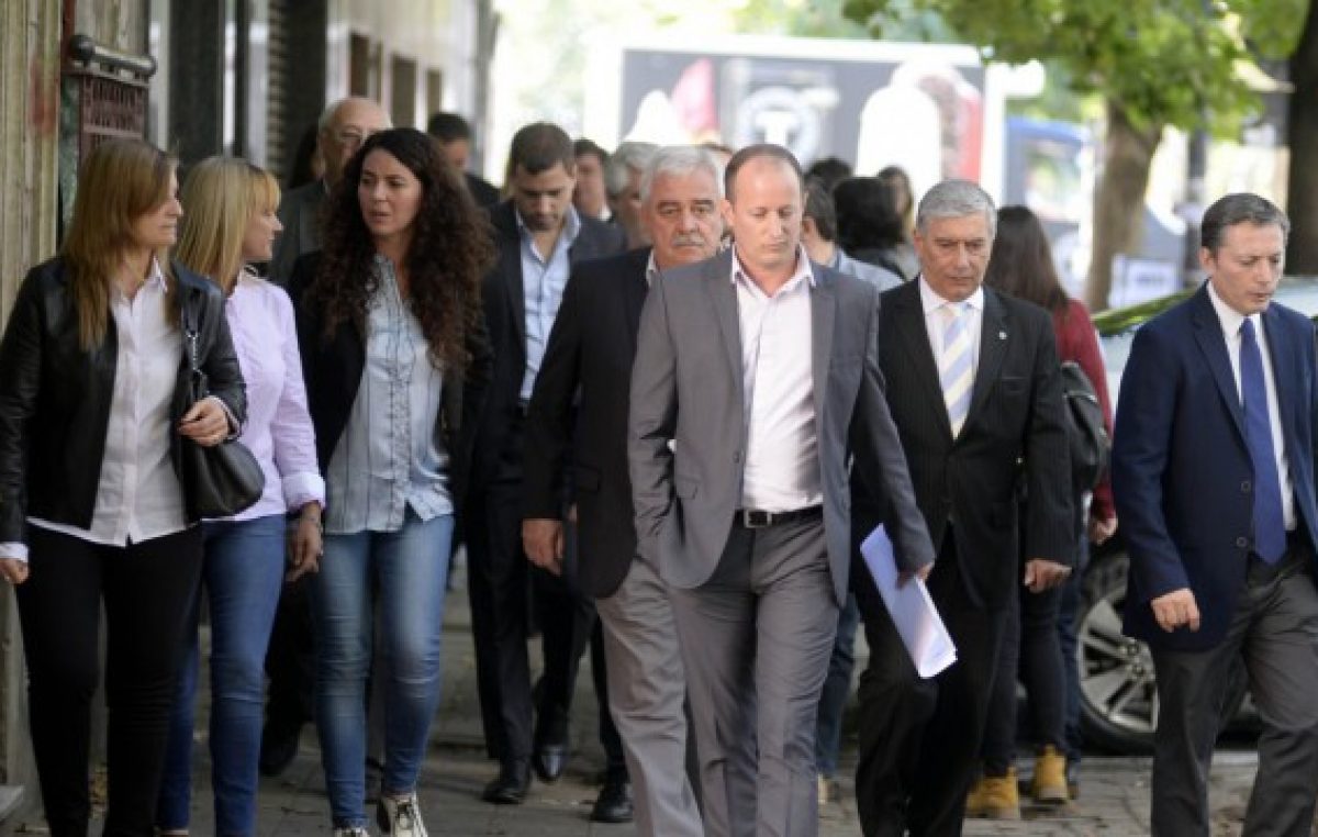 Los intendentes del conurbano ya hablan de dar un bono de fin de año para compensar la devaluación
