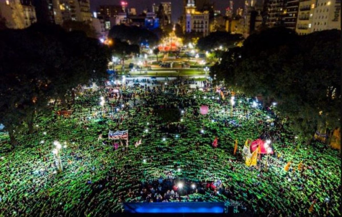 Miles de mujeres marcharon al Congreso por las que ya no están y por aborto legal