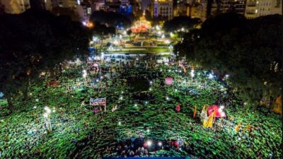 Miles de mujeres marcharon al Congreso por las que ya no están y por aborto legal