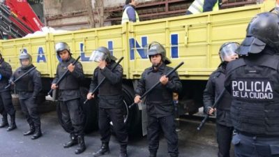 Impresionantes imágenes: el barrio de Once completamente militarizado por la policía de Larreta