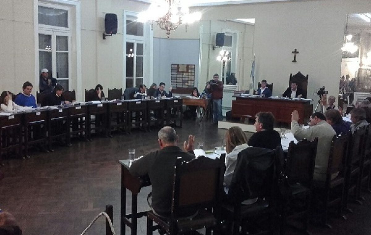 Concejales de Luján ofendidos porque el pueblo se enteró cuánto cobran