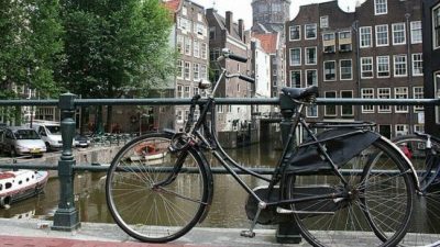El gobierno holandés remunerará a empleados que vayan en bicicleta al trabajo