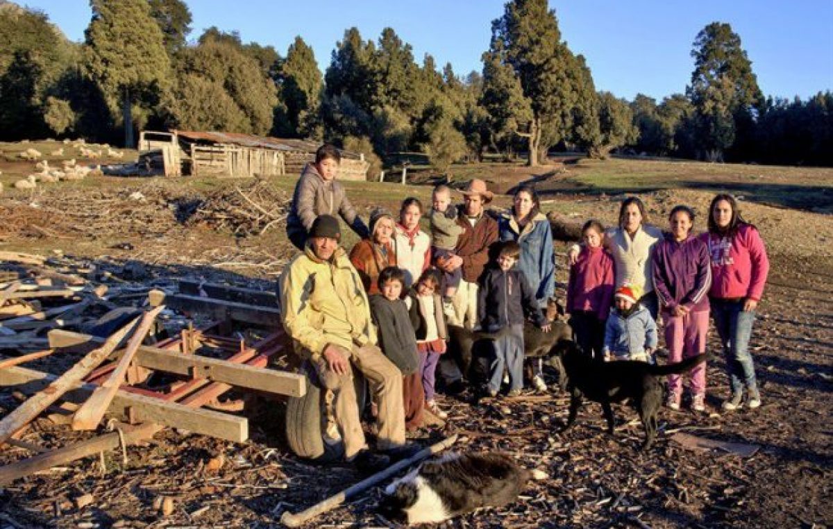 Obligan a entregar títulos de propiedad a mapuches de Bariloche