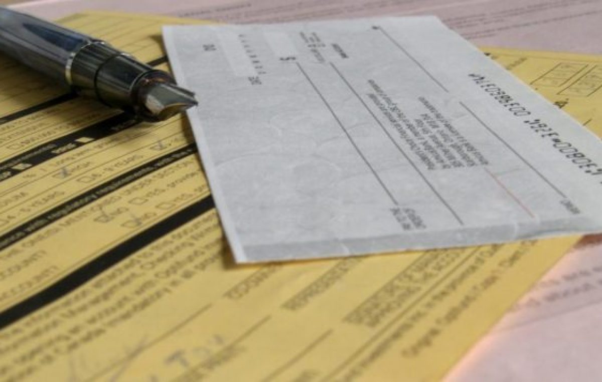Cheques rechazados y señal de alerta