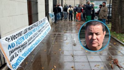 En medio del conflicto con los municipales el intendente de San Vicente se fue de vacaciones