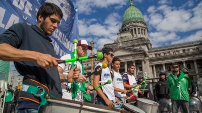 Un paro contra el ajuste y el techo salarial