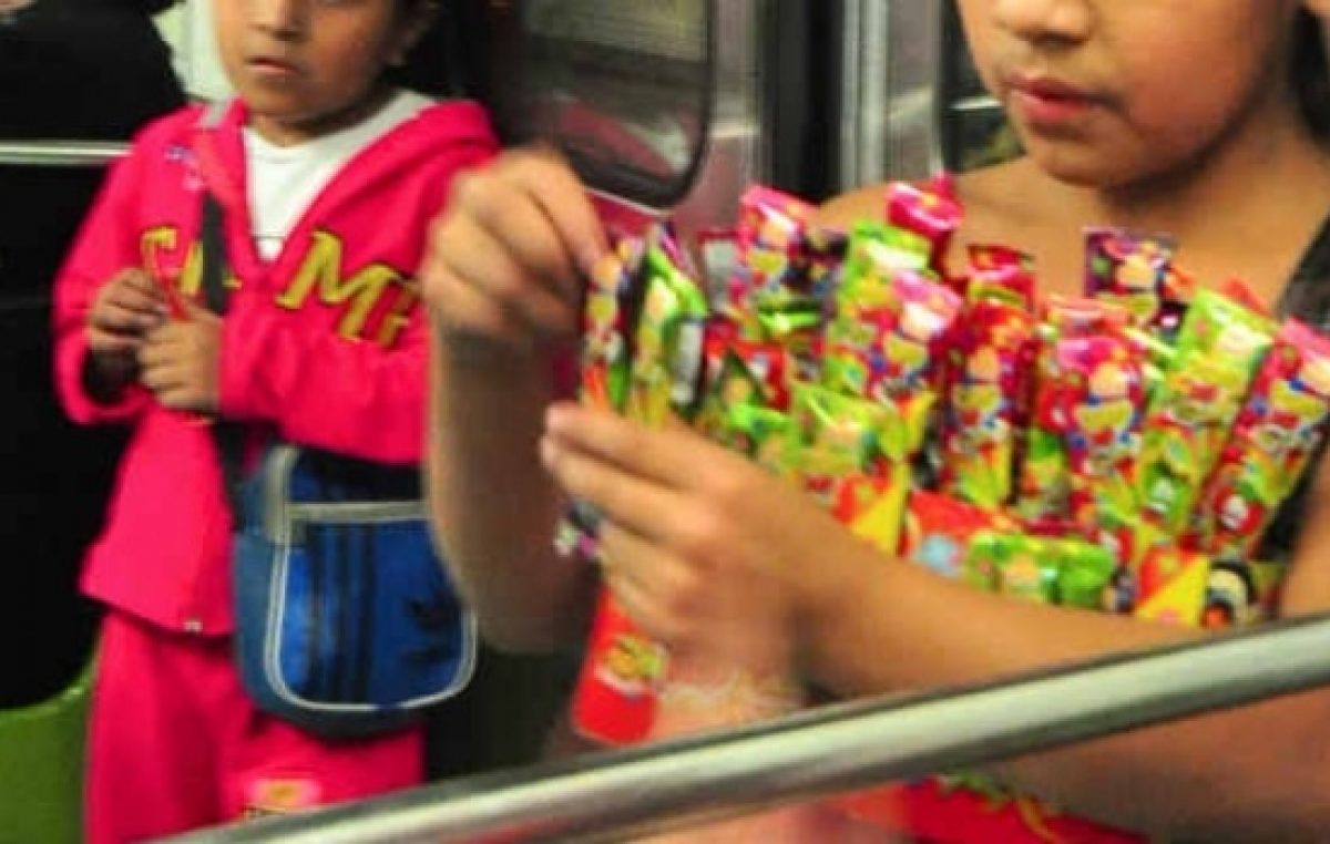 Afirman que aumentó la cantidad de chicos vendiendo en las calles de San Juan