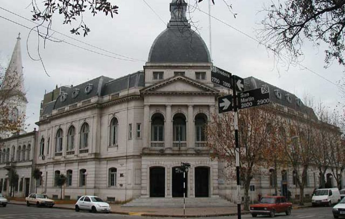 Municipales de Olivarría en alerta, movilización y asamblea permanente