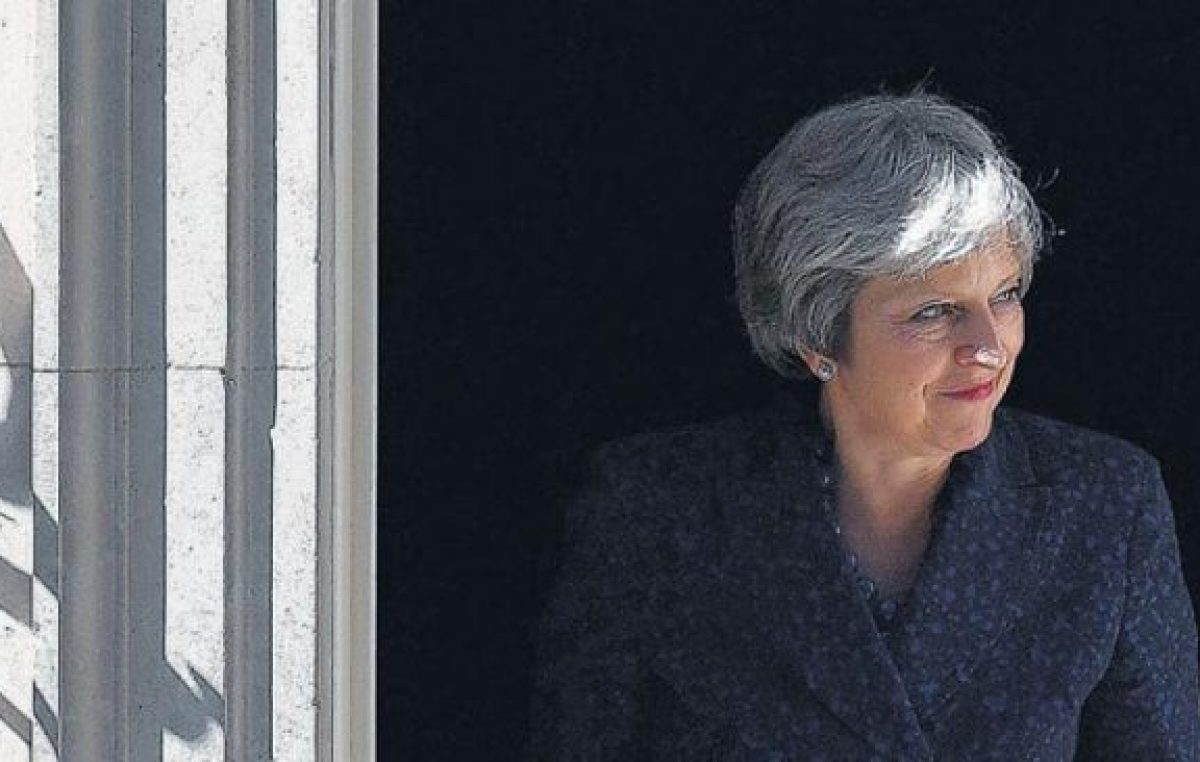 May evita una crisis mayor