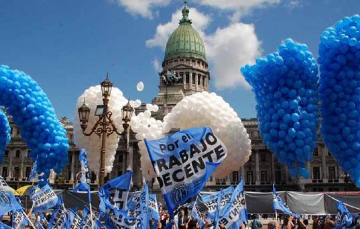 La destrucción de la Argentina y el juicio político