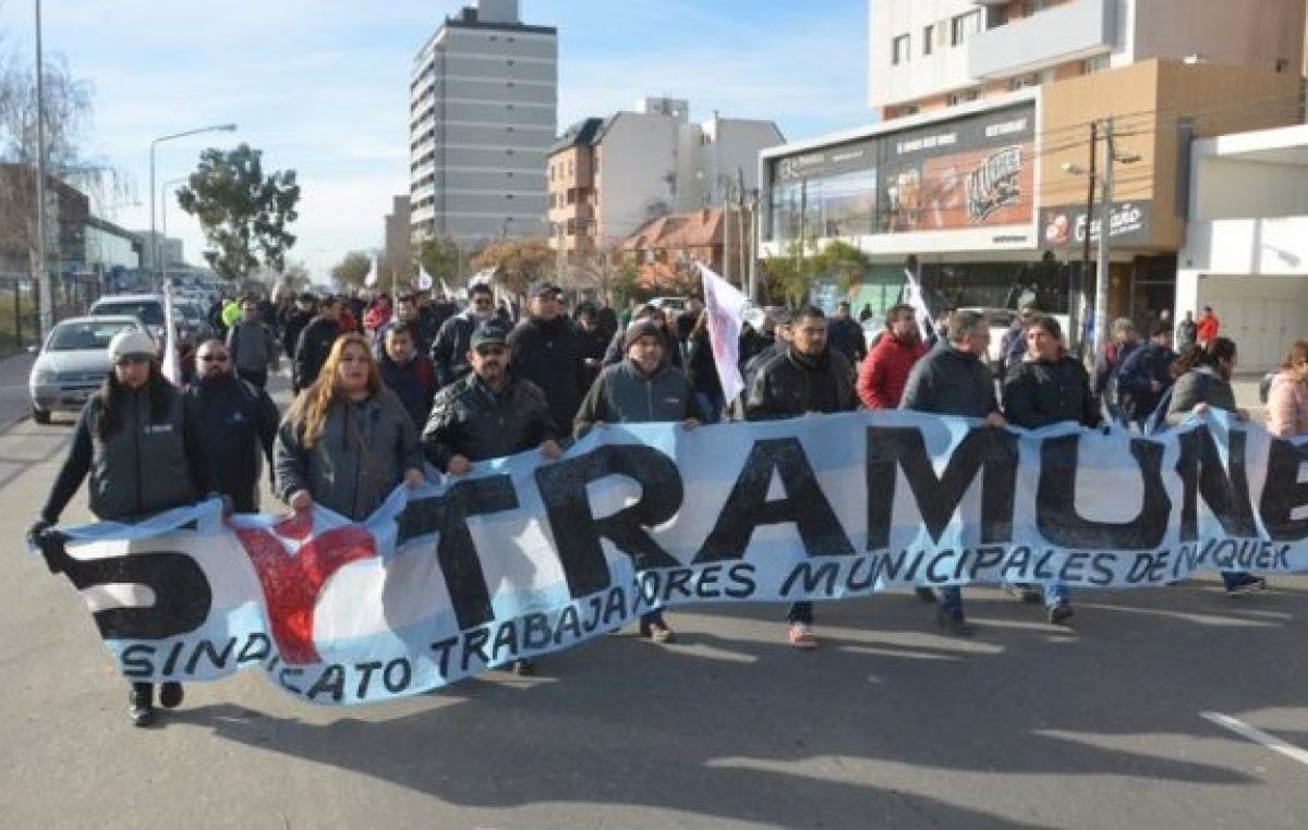 Concejales le piden al intendente de Neuquén que reabra las paritarias municipales