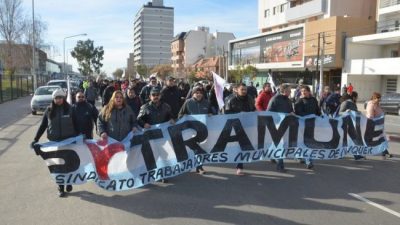 Concejales le piden al intendente de Neuquén que reabra las paritarias municipales