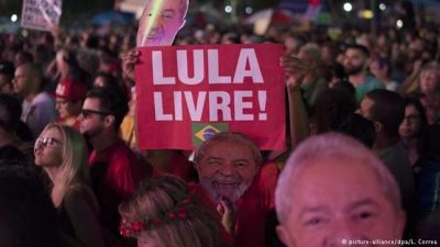 Una multitud pidió por la libertad de Lula en las calles de Rio