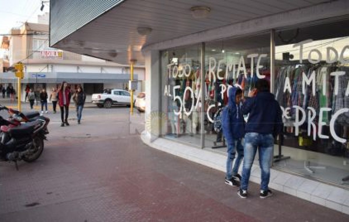 Cierran cada vez más locales comerciales en el microcentro de Roque Saenz peña