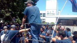 Por las importaciones, una fábrica de envases del conurbano despidió a 68 trabajadores