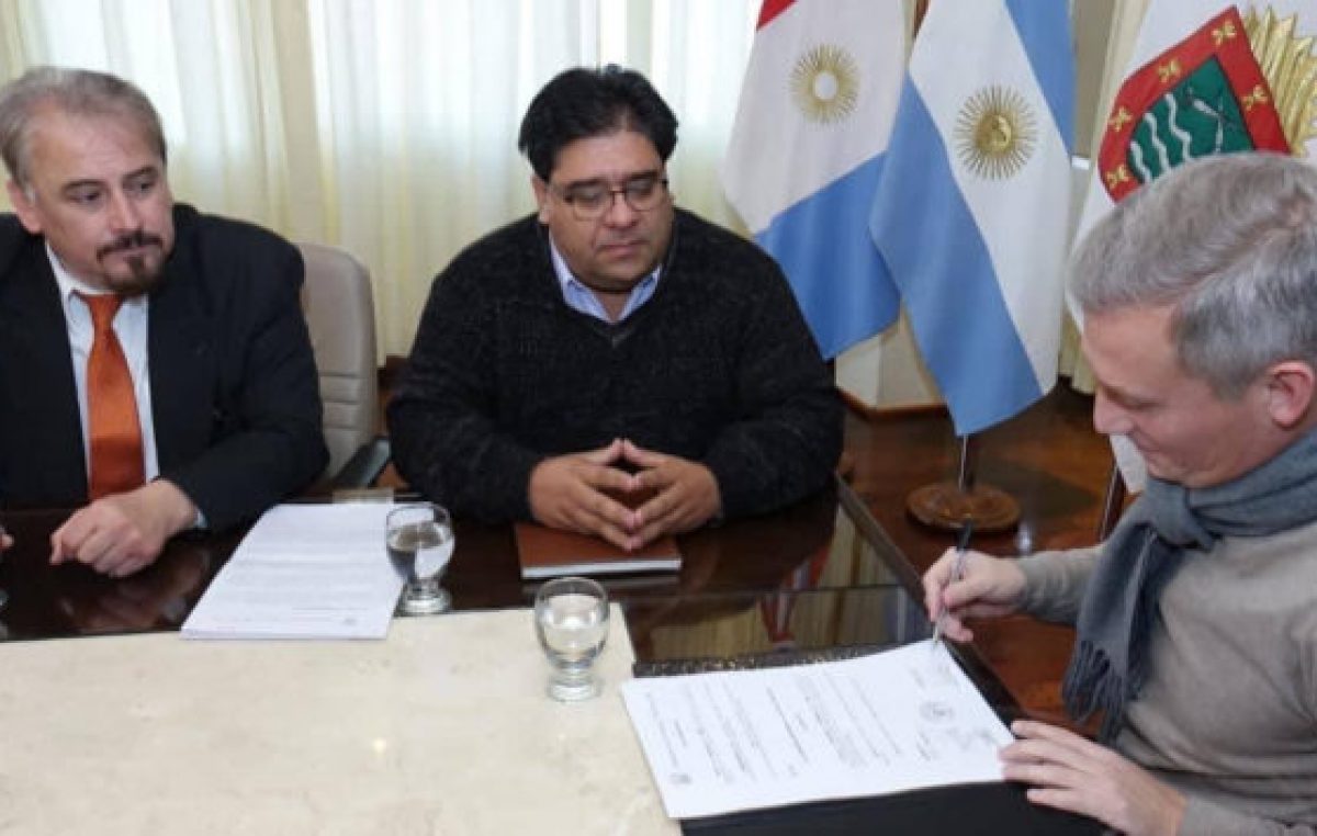 Carlos Paz: Avilés repite la estrategia y pasa contratados a planta en año electoral