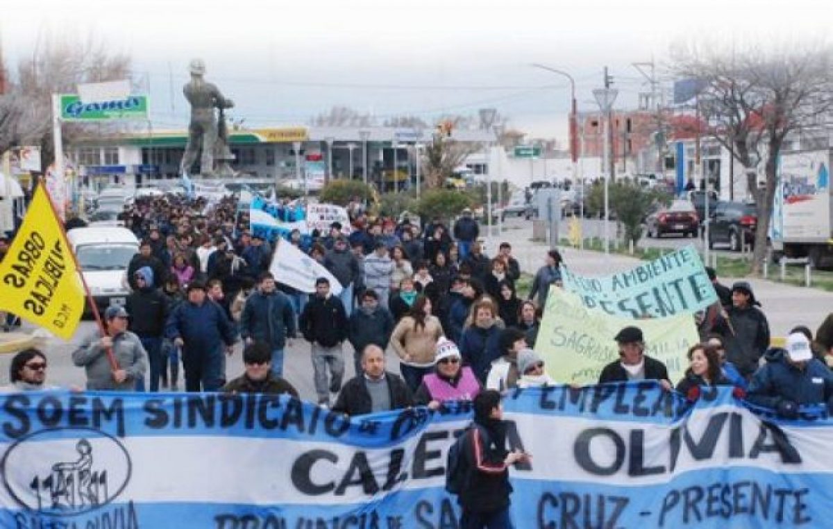 Contra las sumas en negro, los municipales de Caleta Olivia retomaron el paro