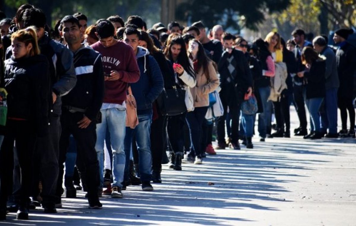 Precarización laboral: 8 de cada diez trabajadores no están registrados ni bajo convenio colectivo