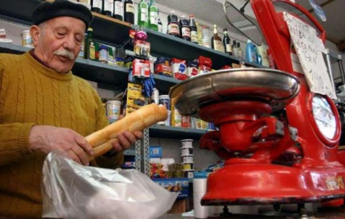 A raíz de la crisis, el consumo de productos masivos cayó 9% en el último bimestre