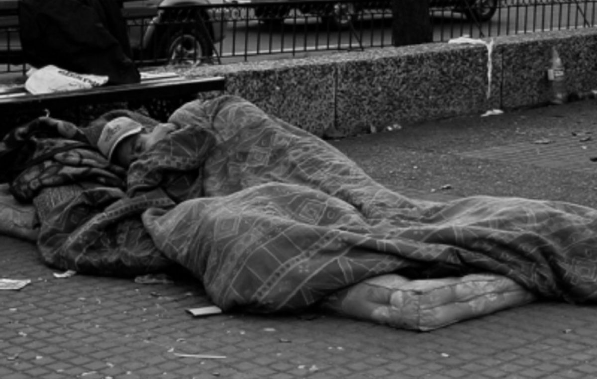 Cerca de 400 personas viven en la calle sólo en el centro rosarino