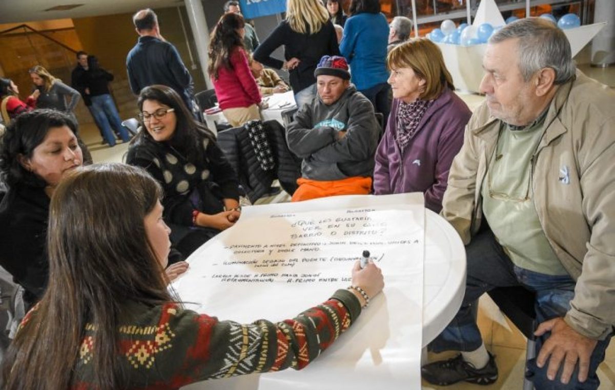 Rosarinos de todos los barrios debatieron propuestas para la ciudad