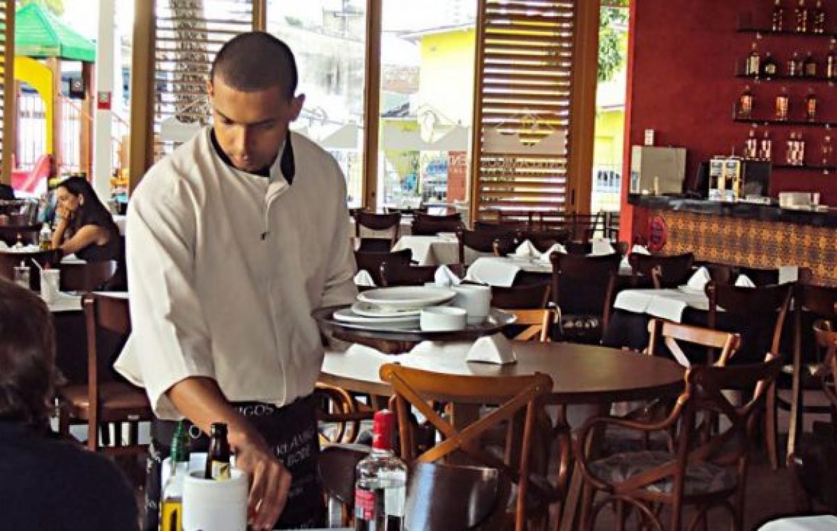 Los gastronómicos neuquinos la reman contra la corriente