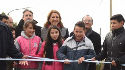La intendenta de Rosario calificó de «lamentable» que Perotti no haya tomado posición en el debate por el aborto
