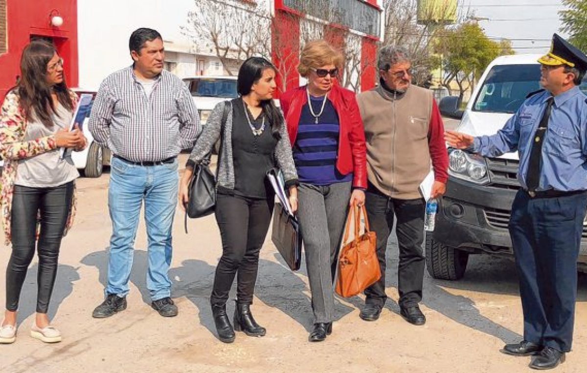 La veedora llegó a Maciel, la comisión comunal se reunió y se destrabó el paro