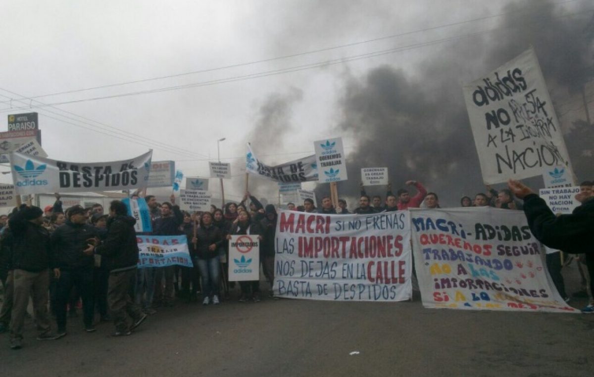 Se profundiza la crisis del calzado: Adidas despidió a 660 trabajadores de Esteban Echeverría