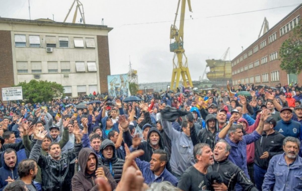 Berisso: masiva marcha en apoyo al Astillero Río Santiago luego de la represión