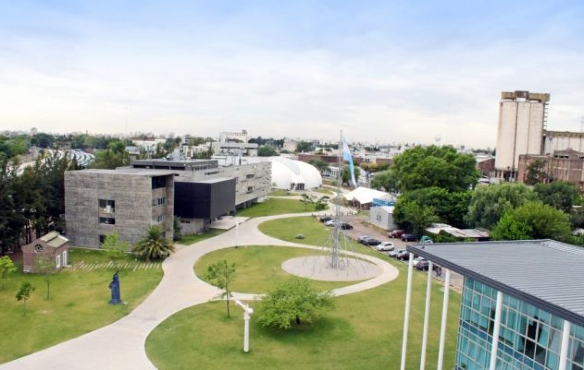 Ante el avance privatista de Nación, el intendente decretó a favor de la Universidad de San Martín