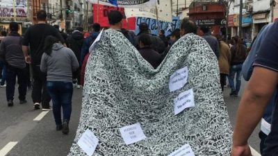 El país que se tapa: realizan un «frazadazo» por los derechos de las personas sin techo