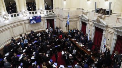 Las jóvenes abortan, pero no votan; los Senadores votan, pero no abortan